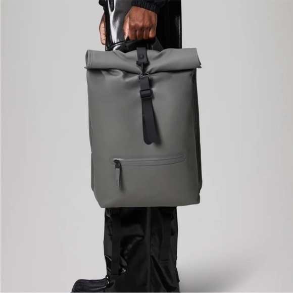 Rains Handbags - RAINS Rolltop Rucksack in metallic grey